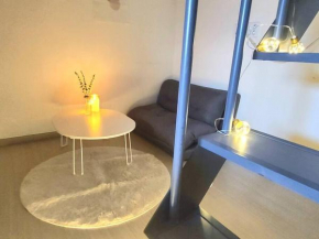 Double-decker pentry-structured house 6min walk from Suyu St